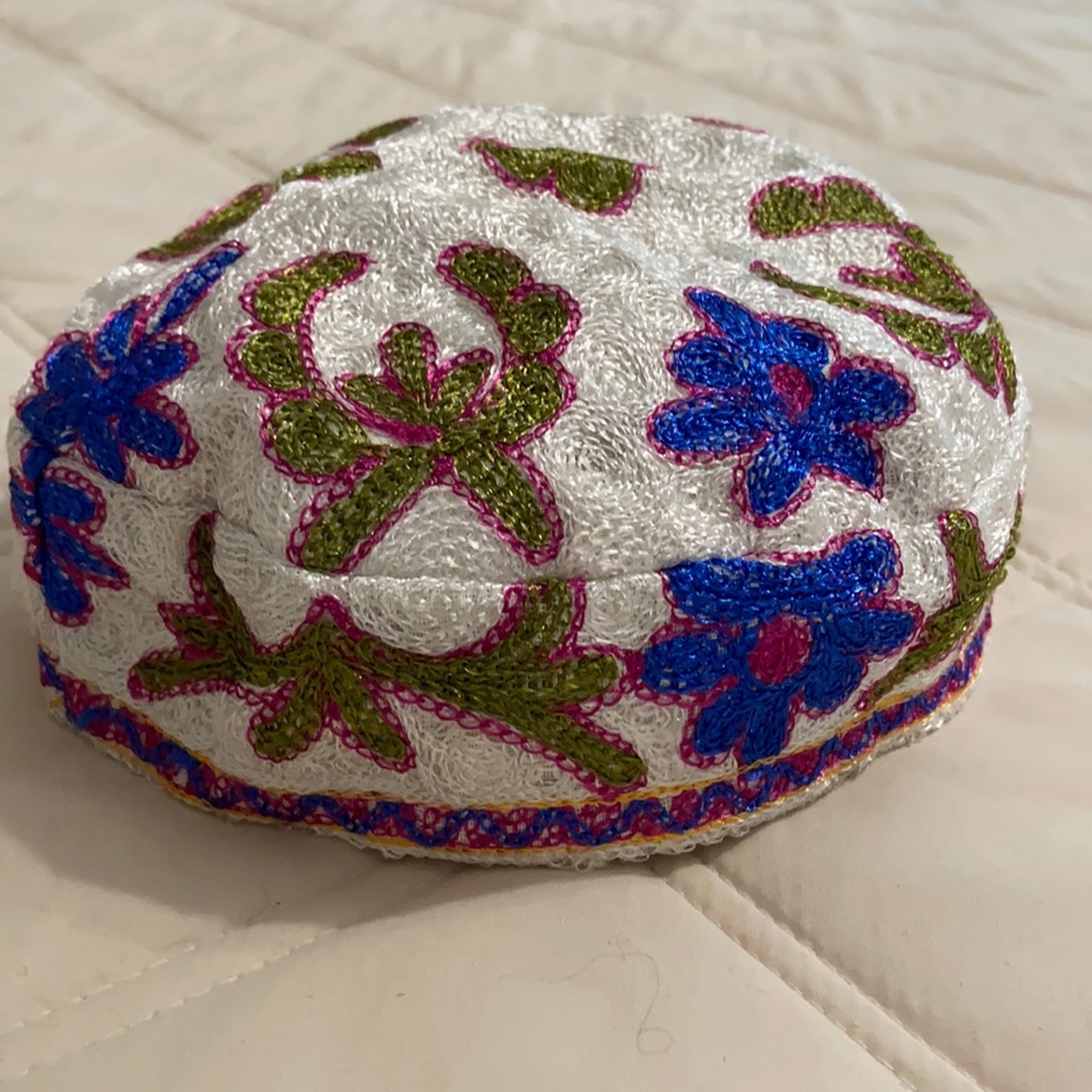 Embroidery hat. Unisex.Cotton and silk .size S
